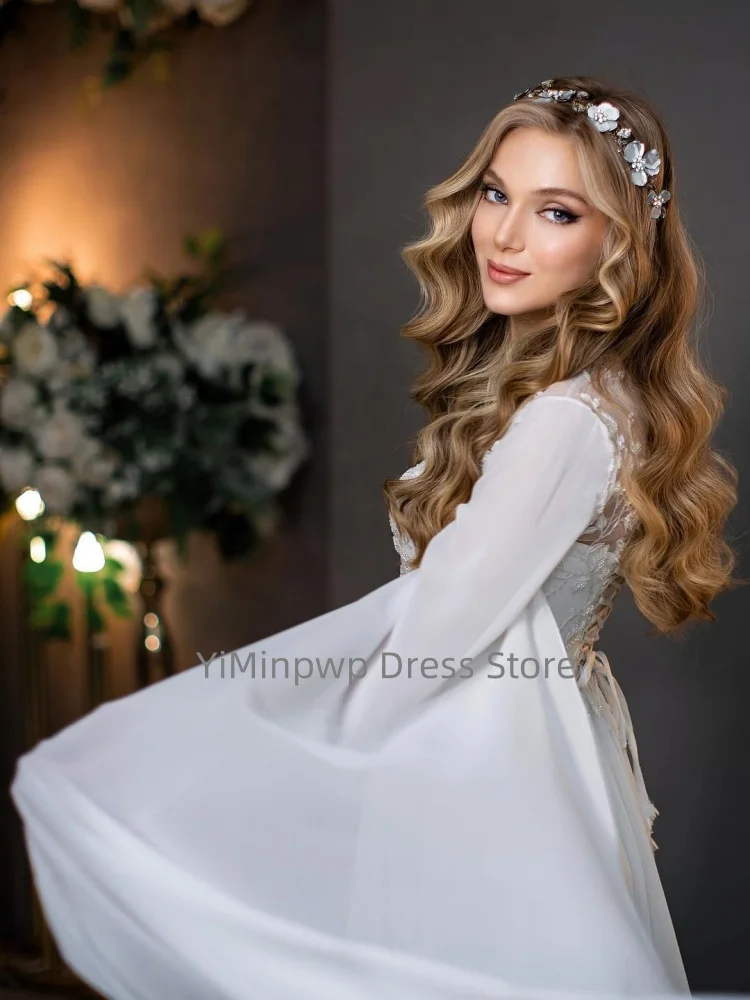 Eleganckie suknie ślubne z długimi, zwiewnymi rękawami, z wysokim dekoltem, zdobione aplikacjami i cekinami, szyte na miarę suknie ślubne z szyfonu, suknia ślubna robe de mariée