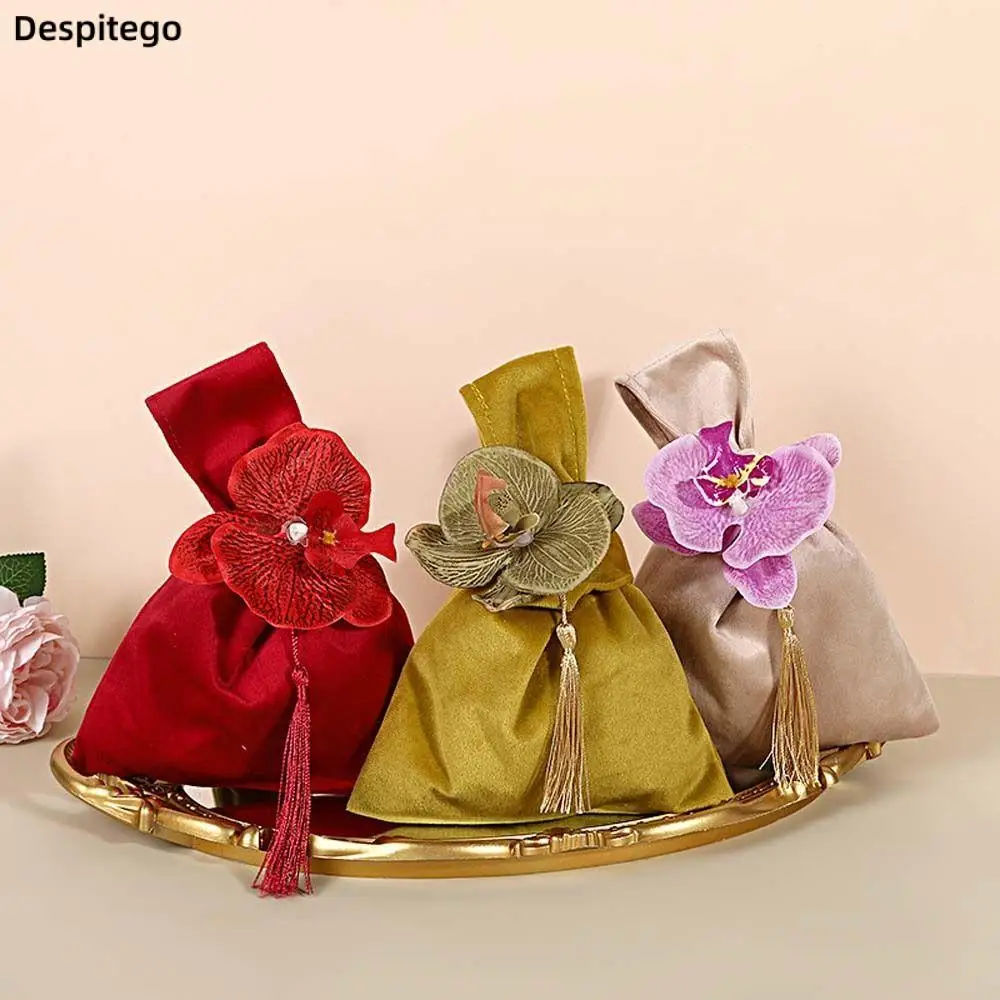 

Ins Velvet Knot Handbag Flower Tassel Wrist Bag Korean Festive Sugar Bag Tote Bag Vest Shape Large Capacity Wedding Candy Bag