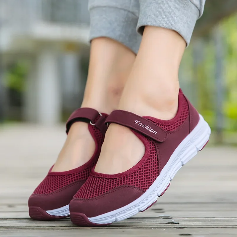 Spring New Elderly Shoes Lightweight Casual Shoes Comfortable Walking Women's Shoes Velcro Mom's Shoes Size 35-42