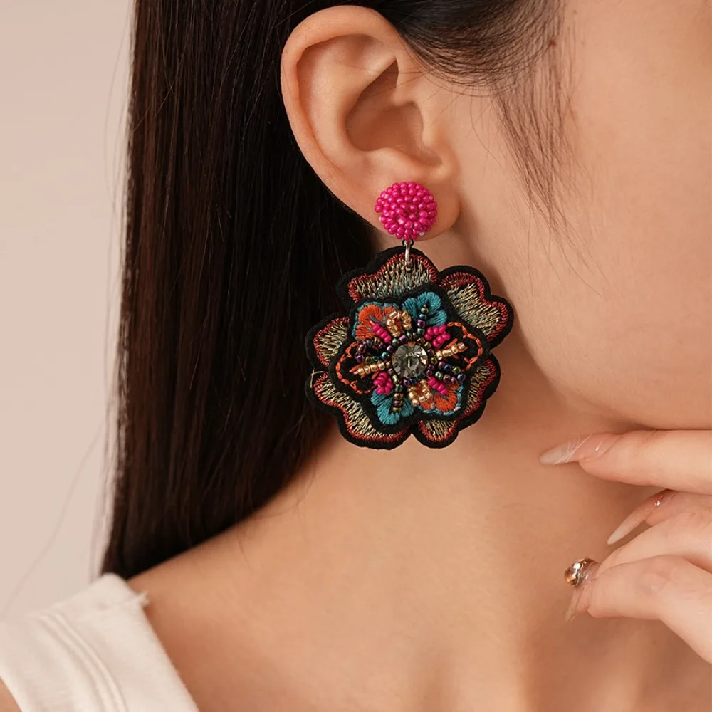 

Luxury Embroidery Flower Earrings Exaggerated Temperament Ethnic Style Earrings Ear Jewelry Beaded Delicate Earrings for Women