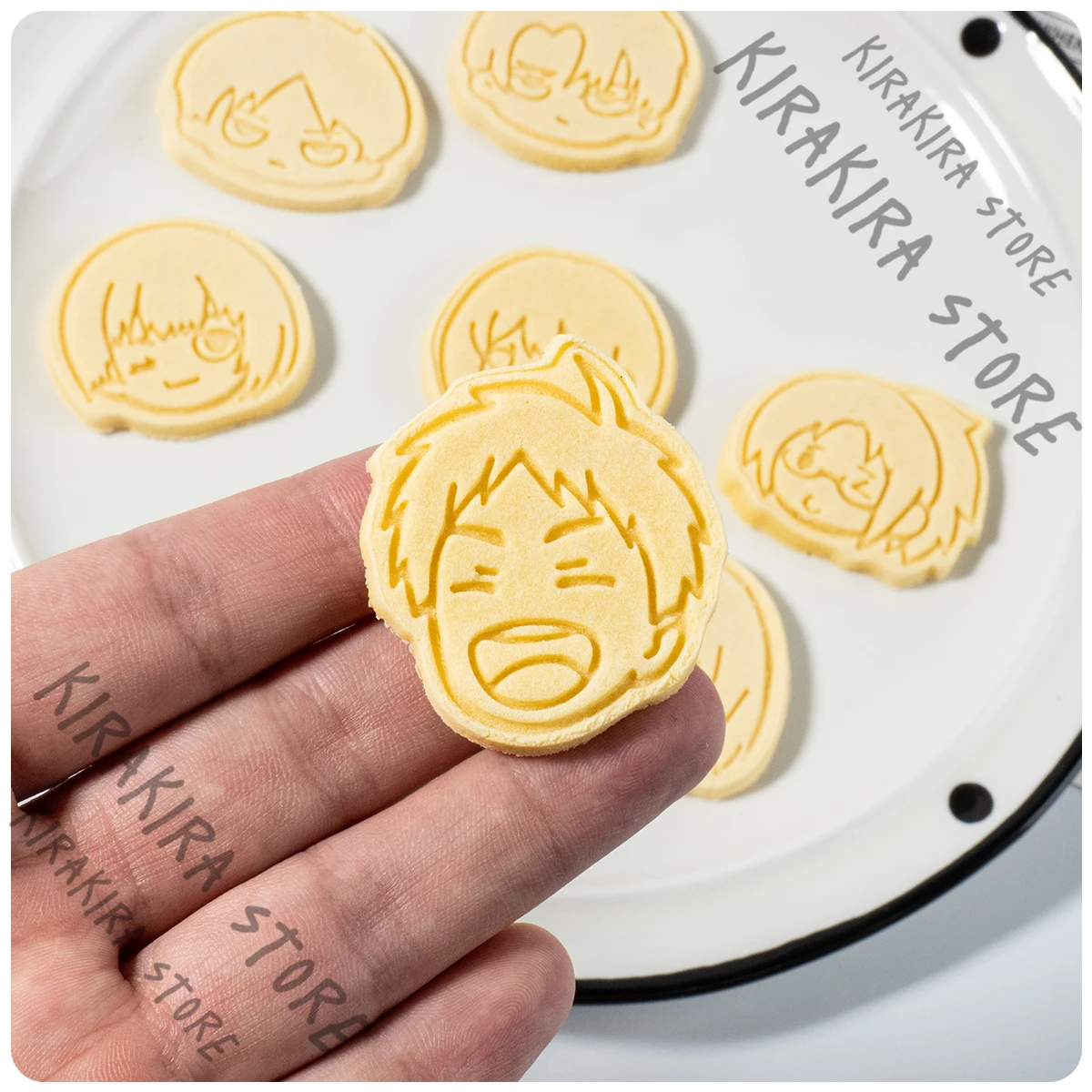 

Attack on Titan Eren Jaeger Mikasa.Ackerman Cookies Mascot Biscuit Mould Erwin Smith Cosplay Kawaii Bakeware Tool Christmas DIY