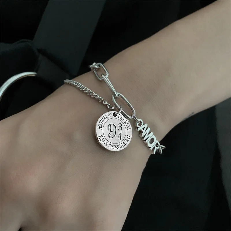 Vintage Style Platform 9 3/4 Bracelet Necklace Harry Movie Peripherals Full Metal Craft Accessories Collectible Fashion Jewelry