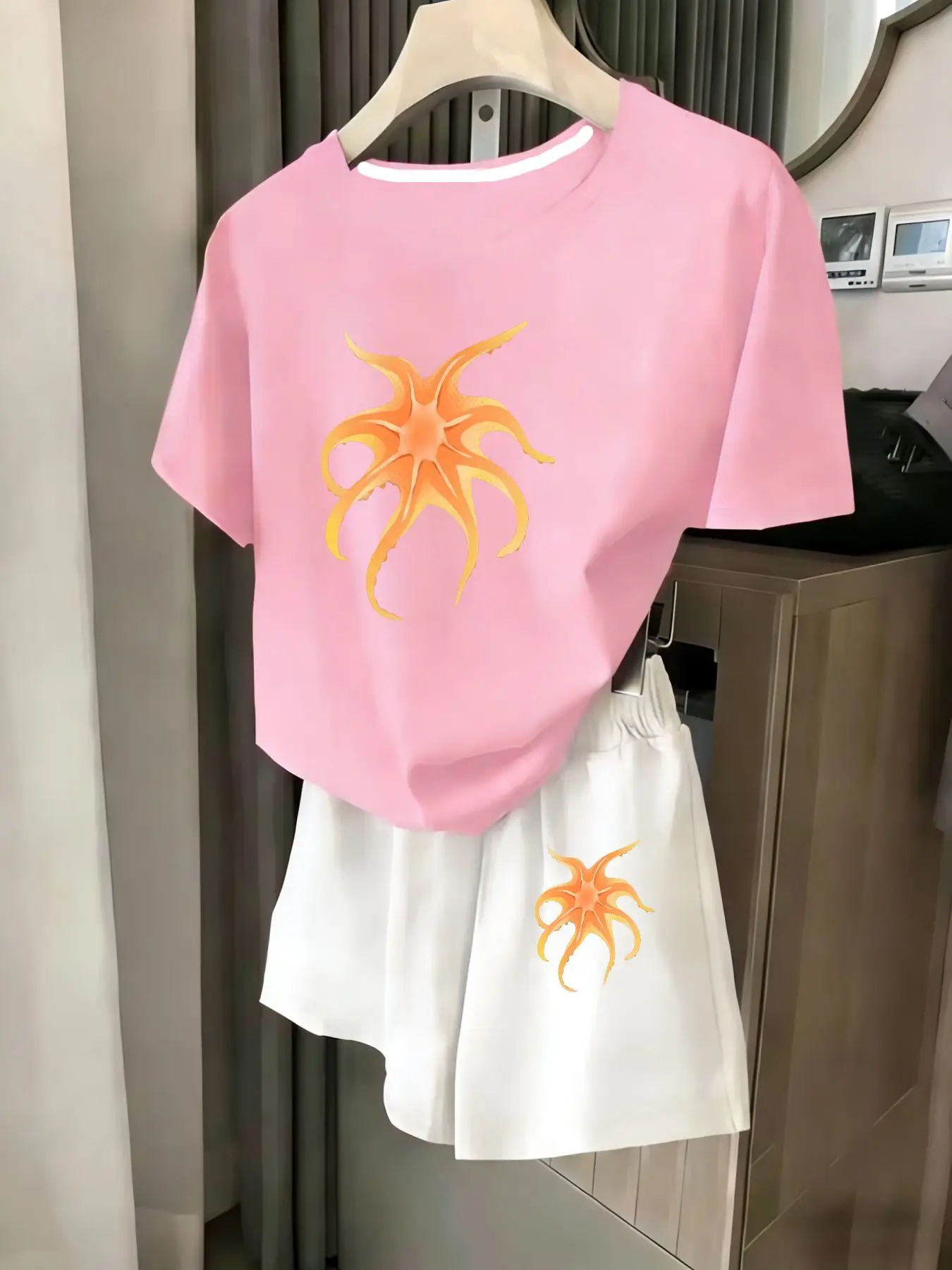 

Ladies 2-Piece Set Summer Beach Vacation Casual round Neck Short Sleeve Random Print T-Shirt Elastic Waist Shorts Suit Comfortab