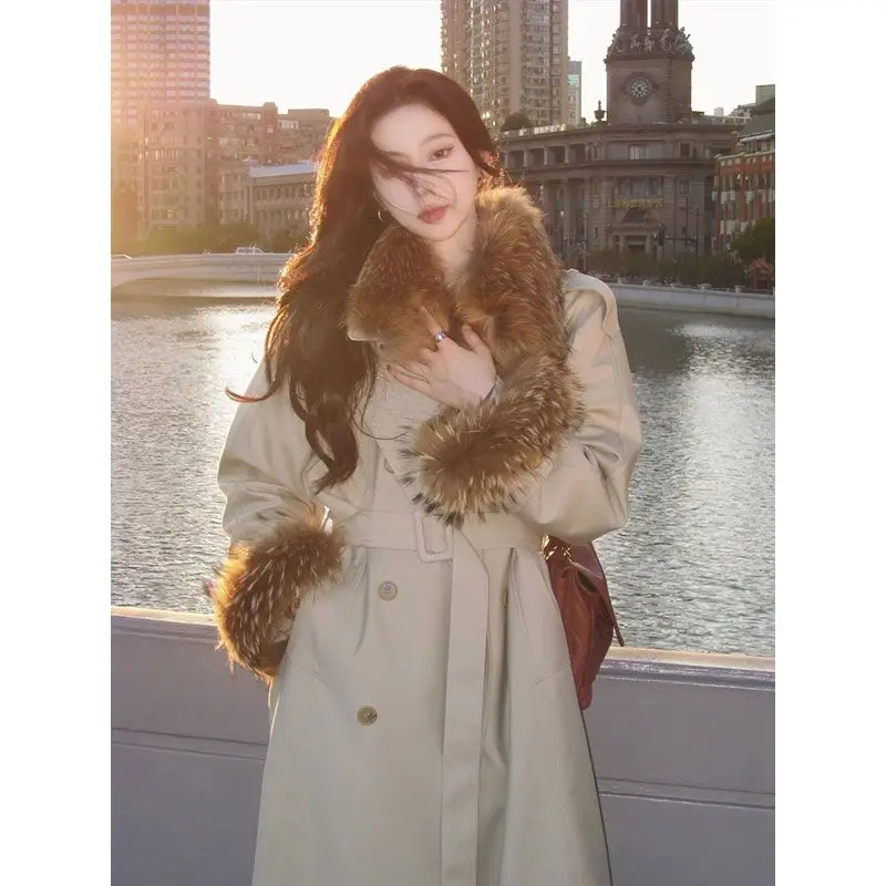 

​​Elegant 2025 Women's Winter Overcoat Luxury Mid Length Ivory Faux Fur Collar Heavyweight Premium Coat​​
