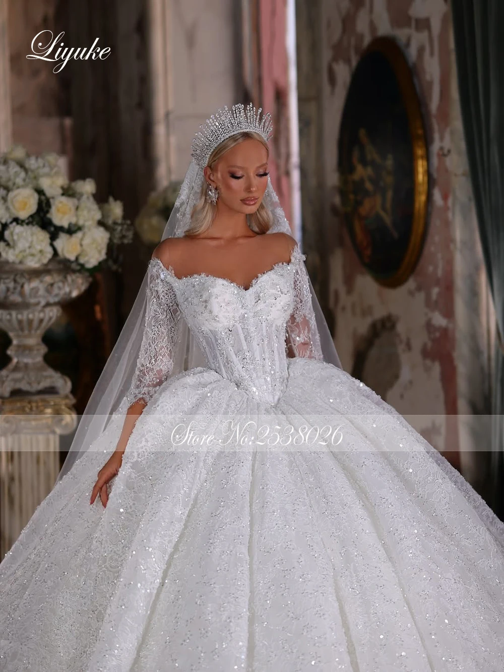 Liyuke مخصص خمر بلينغ الدانتيل مطرز اللؤلؤ الكرة ثوب فساتين الزفاف الوهم الرقبة ثلاثة أرباع منتفخ زي العرائس