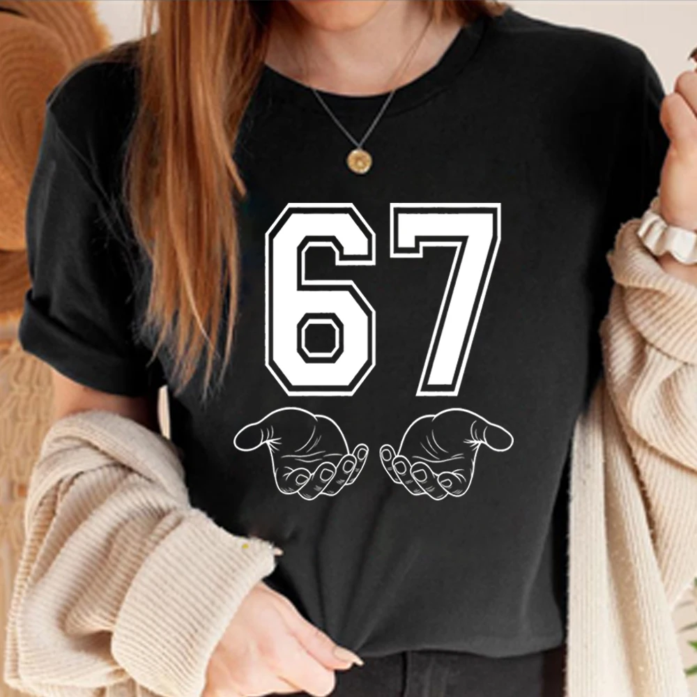 مضحك ستة سبعة تي شيرت 67 اليد التي شيرت ميمي الجيل ألفا التي شيرت العصرية 67 المحملة للجنسين قصيرة الأكمام بلايز مضحك الجنرال ألفا هدية