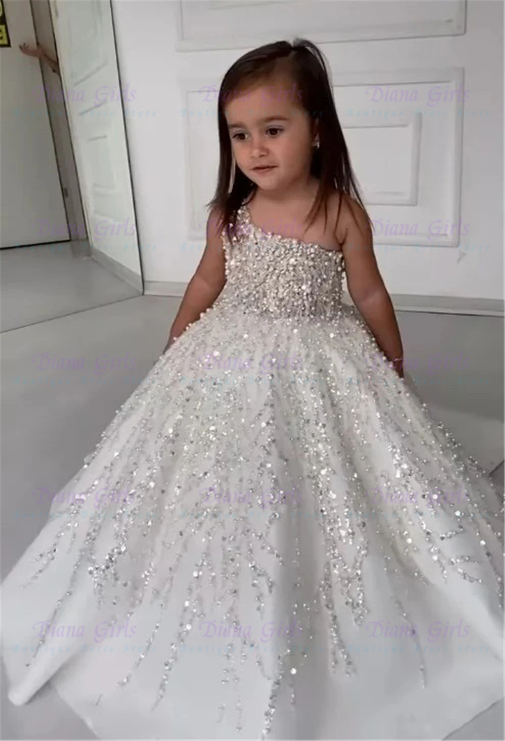 Quality Gorgeous Pearl Sequins Satin FLuffy Flower Girl Dress Exquisite Applique For Wedding Birthday Party Evening Ball Gowns