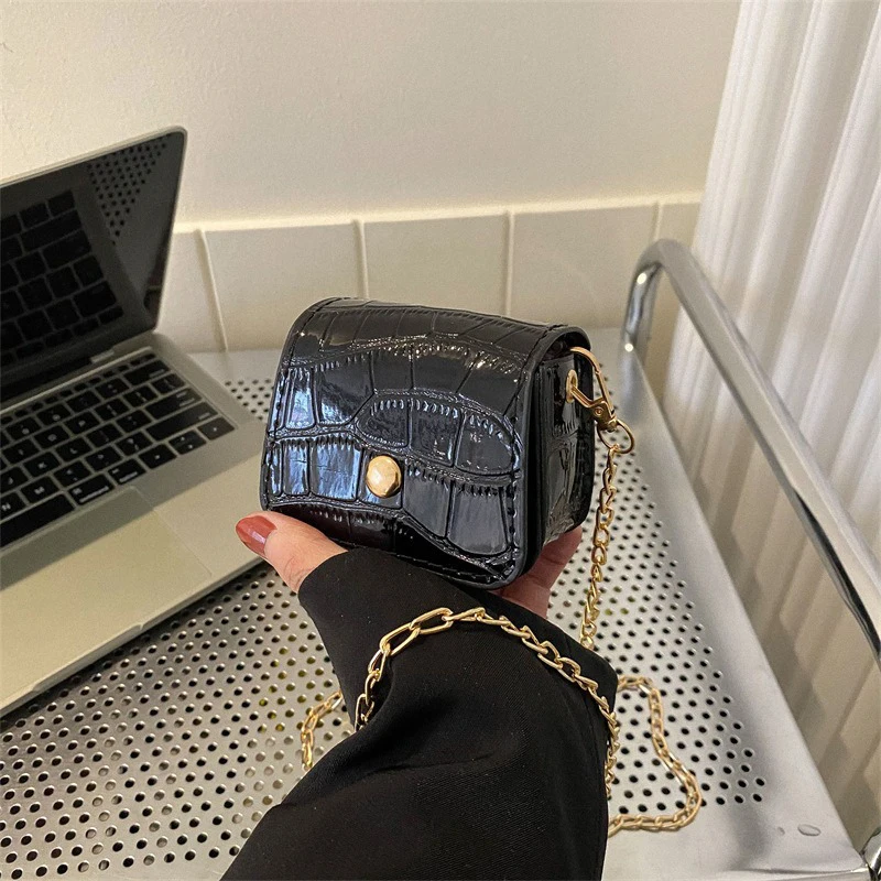 2025, stilvolle Damen-Mini-PU-Tasche mit Krokodilprägung, dekorative Geldbörse mit verstellbarem Metallkettenriemen, Umhängetasche/Schulter
