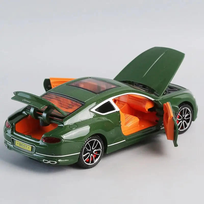 Vierdeurs automodel Kindersimulatie Speelgoedauto Traagheid Bestand tegen vallen Lichte muziek Plastic kleine auto