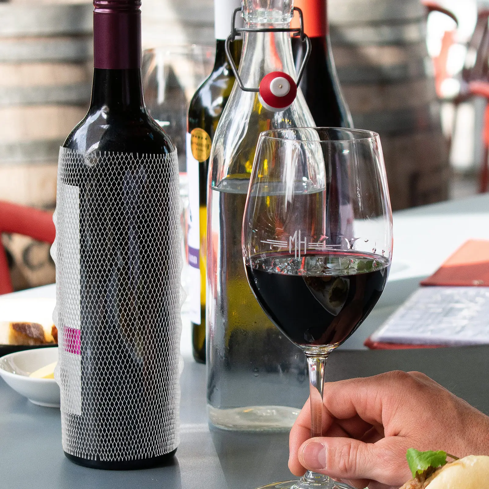 

100Pcs White Pe Mesh Bottle Protector Sleeves Shockproof Travel Bottle Covers for Wine Beer Glass Bottles Scratch Resistant