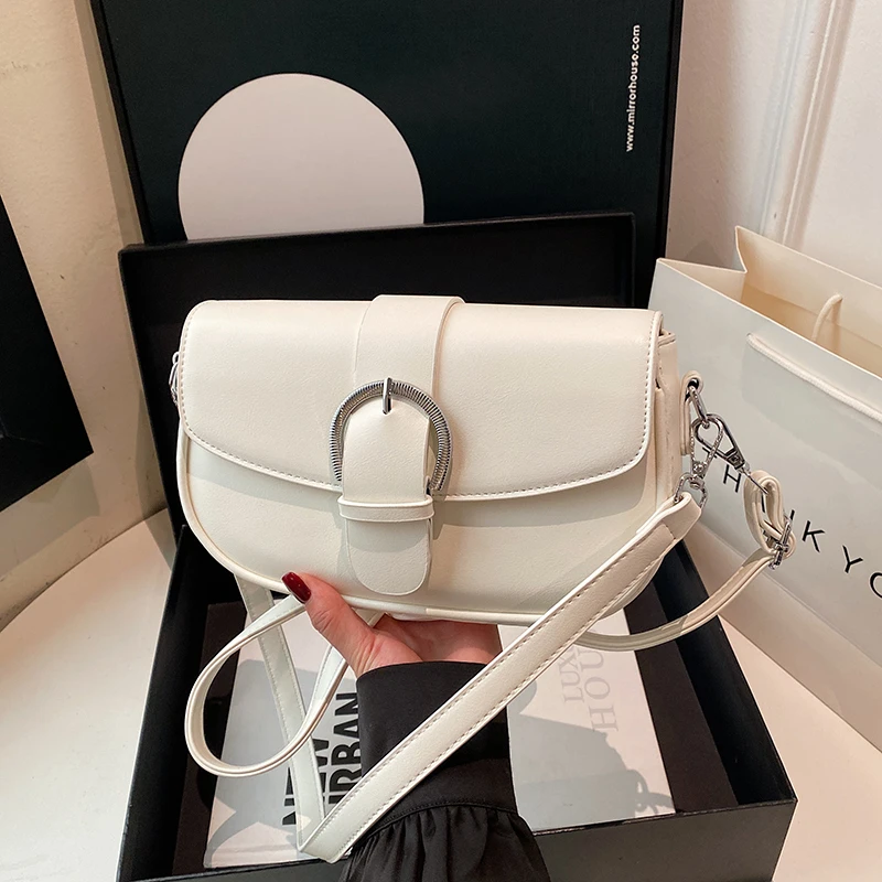 

High-Quality Genuine Leather Messenger Bag for Women - Crossbody Shoulder Handbags by Famous Designer Elegant