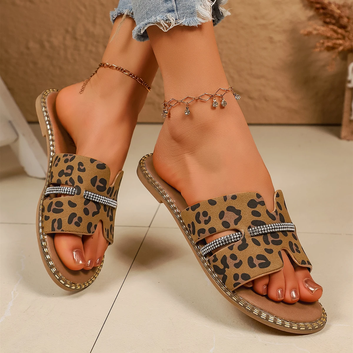 

Summer Women Sexy Leopard Print Luxury Rhinestone Flat Open Toe Slippers Slides Y2K Bohemian Beach Casual Daily Sandals for Lady