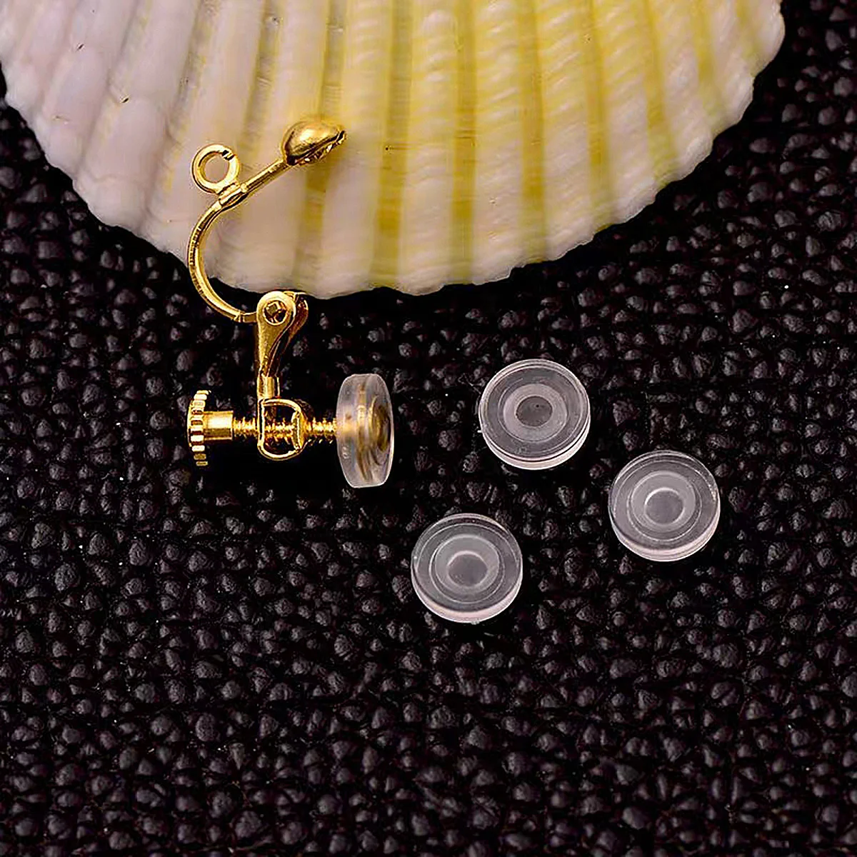 

100pcs Ear Clip Pad Soft Skid Resistance Anti-Slip Pain Proof Replacement Pads For Daily Wear Lightweight Thin Durable Plastic