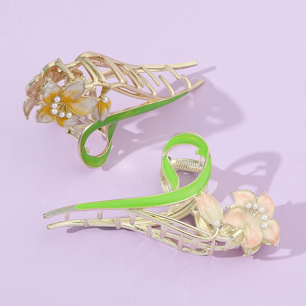 Sweet Cute Lily Flower Shape Metal Hairpins Trendy Hair Claw Clips for Women Hair Accessories Crab Clip