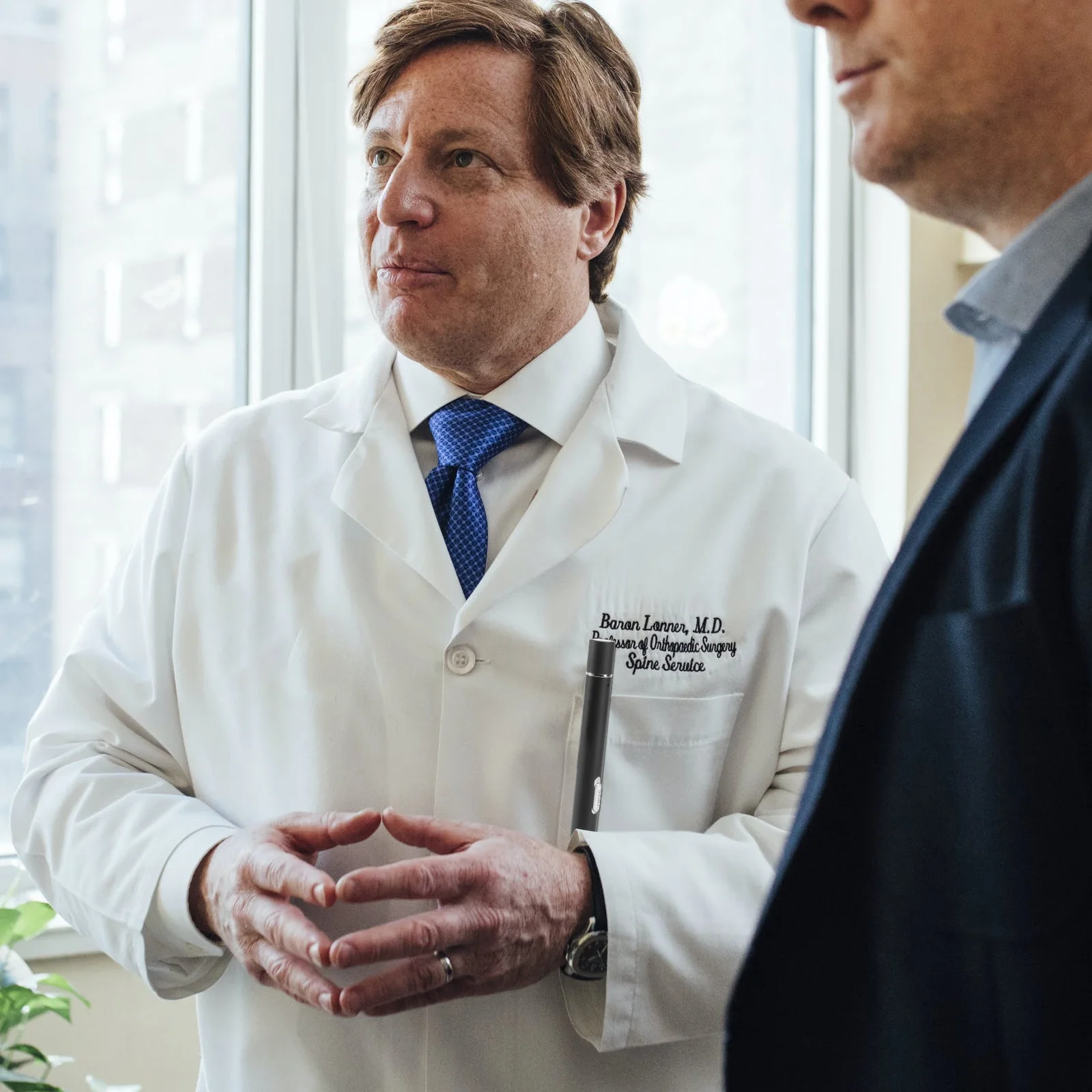 قلم طبي خفيف USB قابل لإعادة الشحن مصباح ليد جيب من الفولاذ المقاوم للصدأ مدمج للأطباء والممرضات والطلاب للممرضات