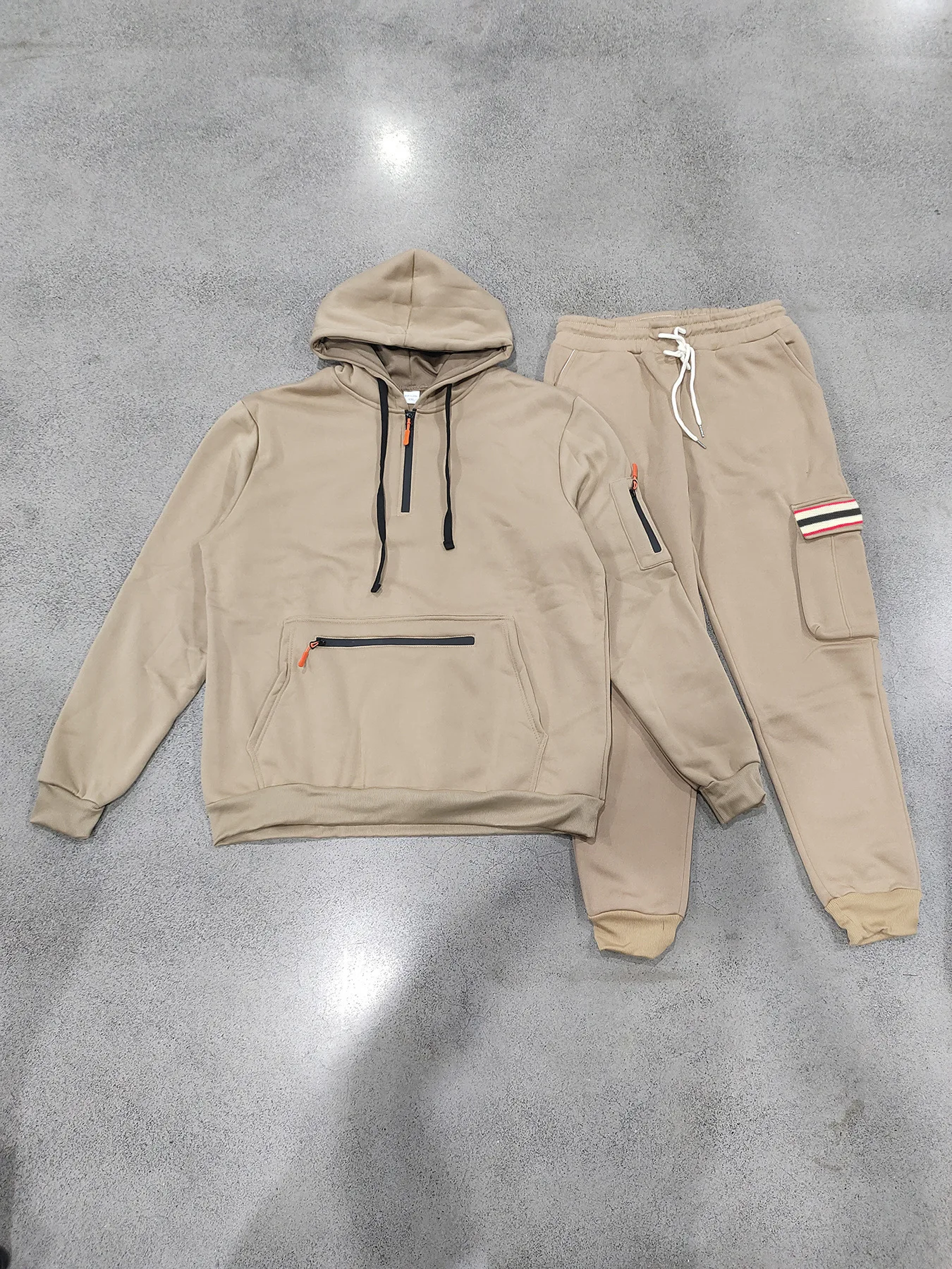 2026 Herren-Schwergewichts-Fleece-Hoodie-Set Herbst Winter Plüsch Arbeitskleidung Lässiger Pullover Passender Trainingsanzug 2-teiliges Outfit – Detail 6