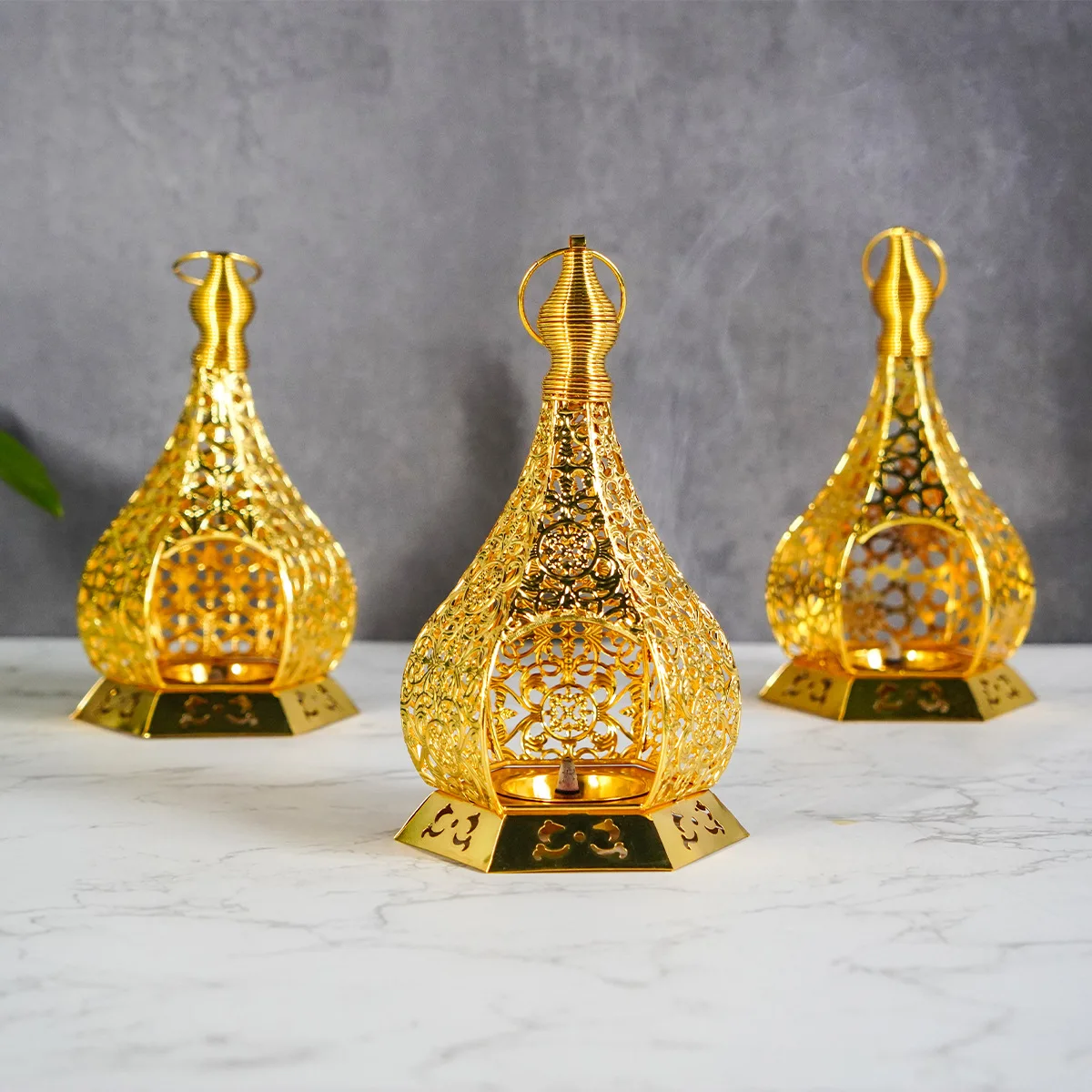

Middle East light luxury electroplated aromatherapy stove gourd candle holder home desktop atmosphere decorative candle holder e
