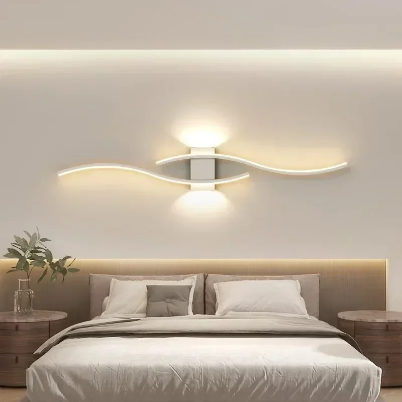 Moder-Lámpara LED de pared de tira larga, candelabro de pared para sala de estar, TV, decoración de fondo, dormitorio, escalera, hogar, accesorio de