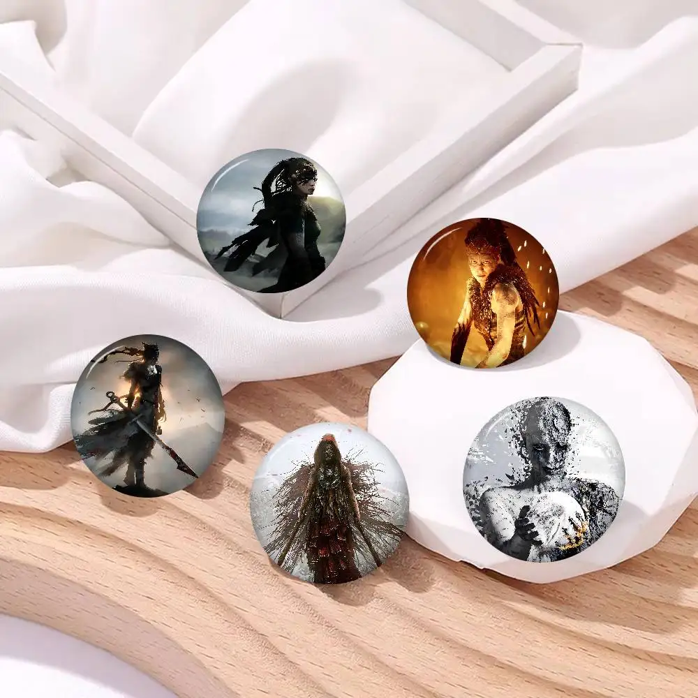 1 unidad Pin de botón suave de hojalata creativo con icono de animal, estilo anime y juego Hellblade, para solapa, mochila y como accesorio de insignia