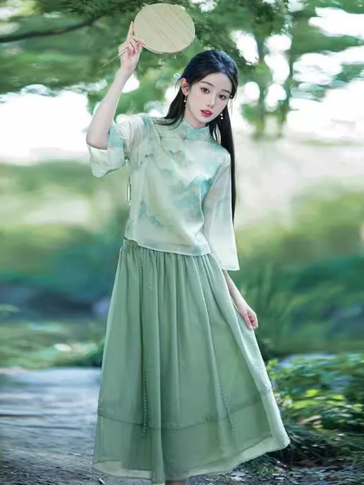 بلوزة نصف كم بياقة مندرين مطبوعة بالحبر مع تنورة شبكية عالية الخصر لأداء الرقص الكلاسيكي