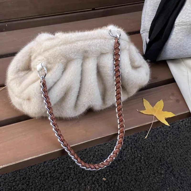 

Модные плиссированные сумки-хобо из искусственного меха для женщин 2026: роскошные дизайнерские сумочки и клатчи, зимние теплые мягкие плюшевые сумки