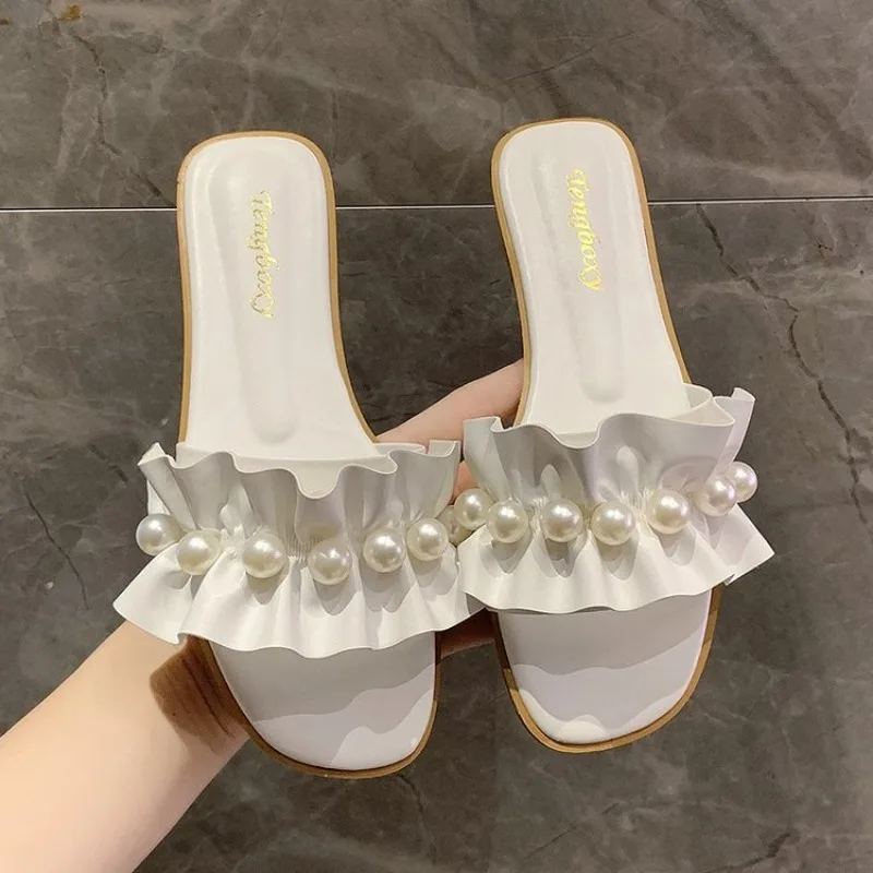 Women Slides Faux Pearl Decor Ruffle Trim Sandals Open Toe Wear-resistant Flat Slippers Summer Sandy Beach Sandals Women Shoes