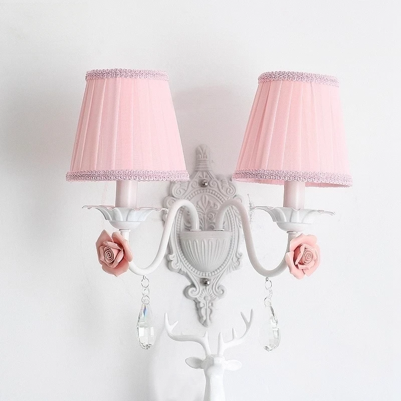 

Pastoral European flower wall lamp Bedroom bedside lamp Living room background wall Princess children's room Girl pink lamp