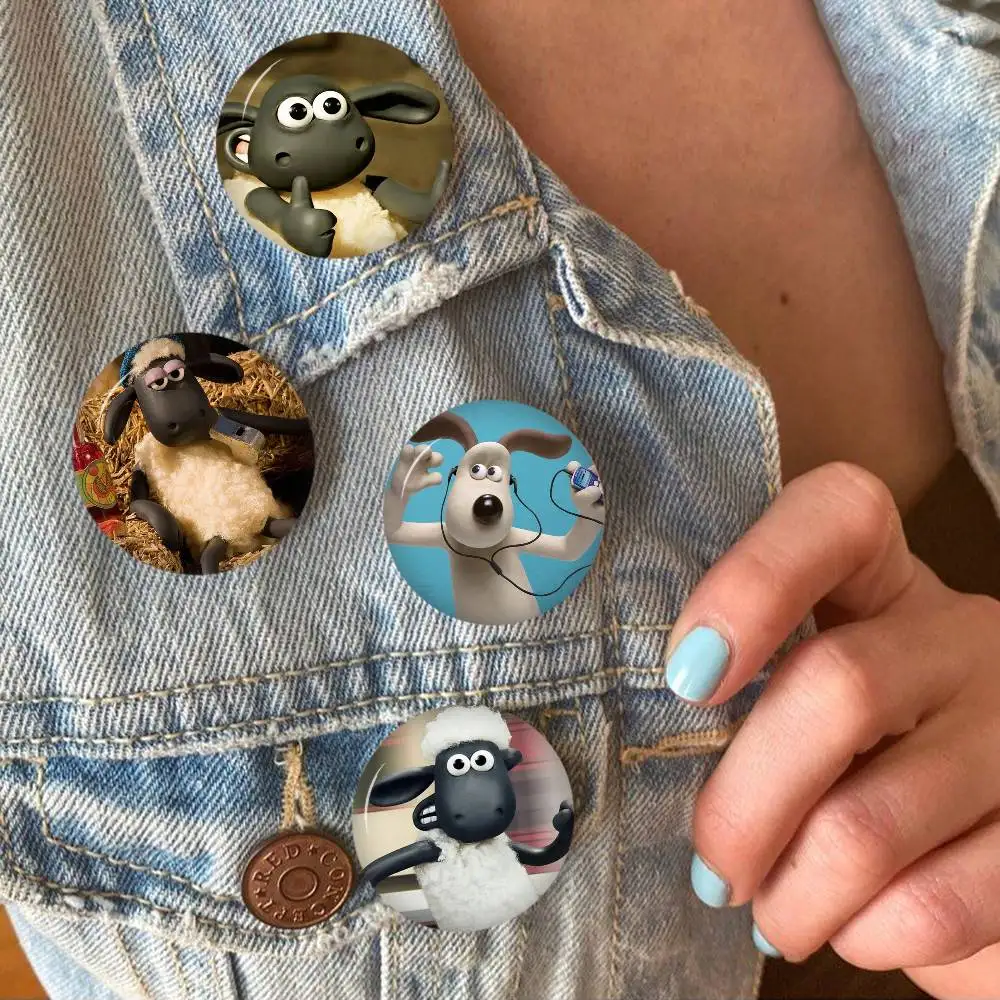 Divertidos broches de anime S-Shaun the Sheep, lindos broches de anime, exquisitos insignias de hojalata, decoración para mochilas, accesorios de joyería, regalos