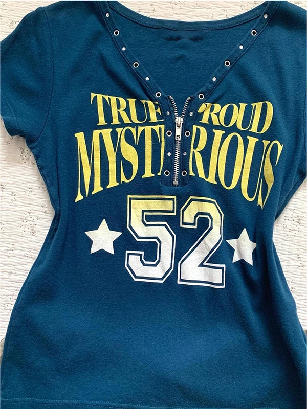 Blue Letter Print ort Sve V-Ne T-irt Women's Summer Vintage Sle Regular Fit Cotton Top for Young Ladies