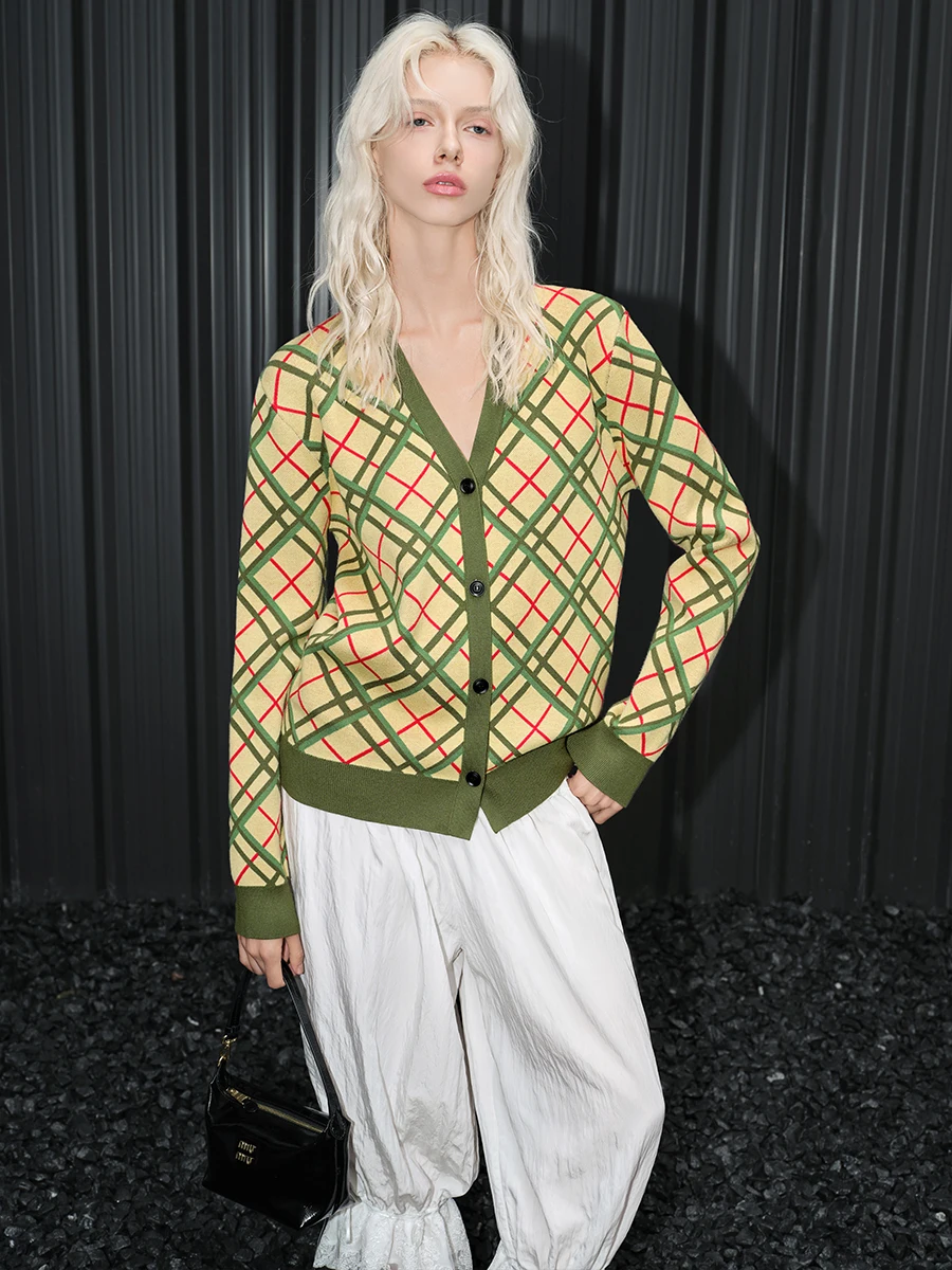 

Retro V-Ne Knitted Cardigan Women's Autumn 2025 New Design Small ence Plaid Open-irt Street Sle Faion Ladies