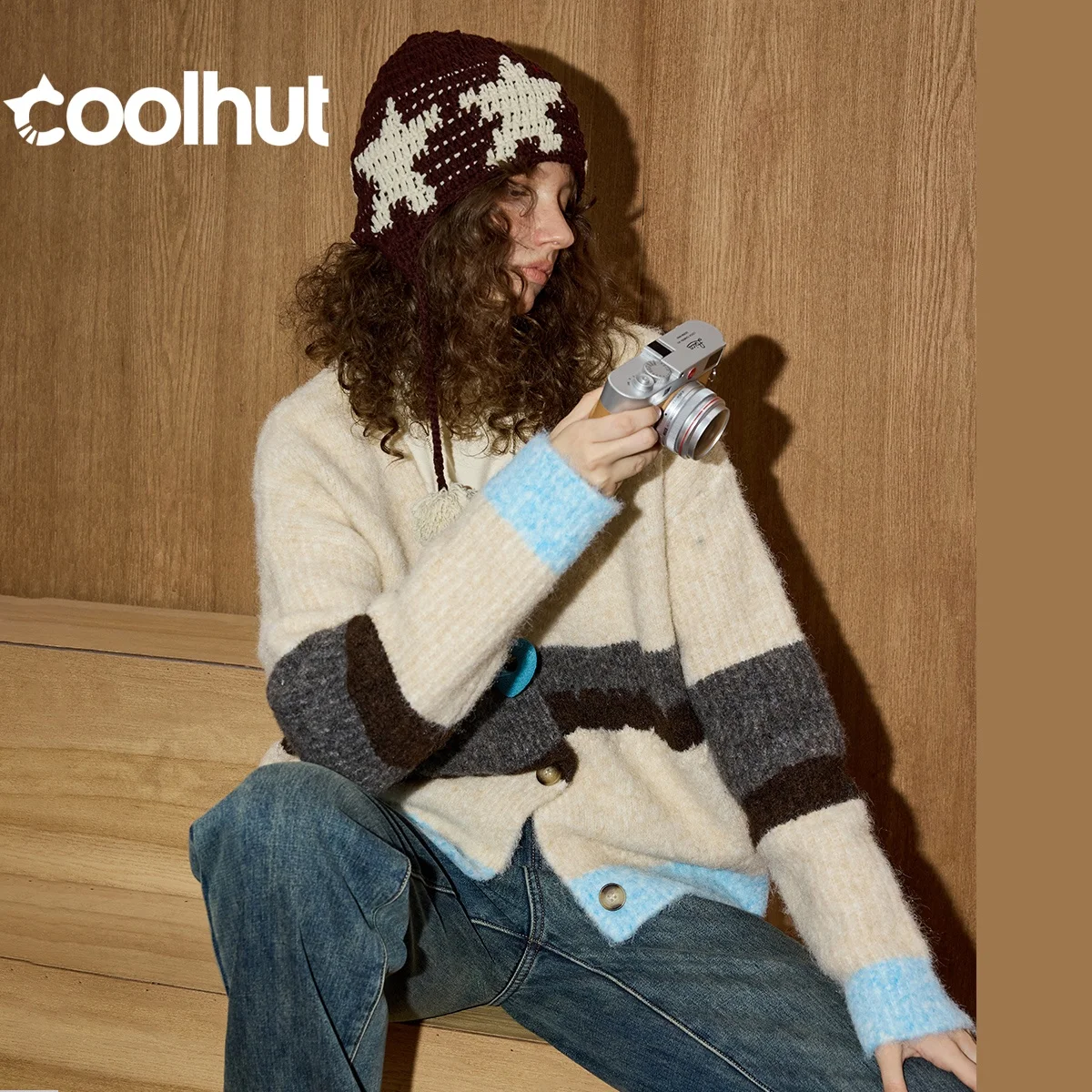 COOLHUT Retro Sweter Damski z Blokami Kolorów, Rozpinany, Zimowy 2025, Dekolt w Serek, Oversize, Gruba Włóczka, Wygodny, Casualowy, Elegancki Płaszcz