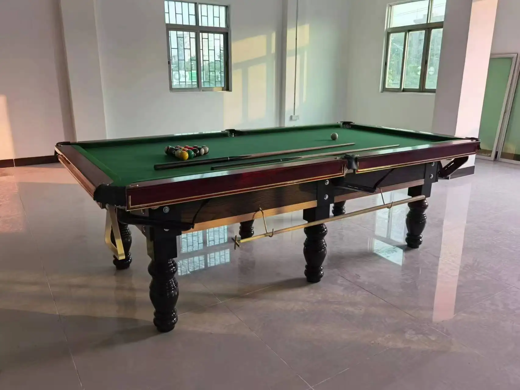 

Высококачественный американский стандартный размер, алмазный 9-футовый бильярдный стол и бильярдный стол длиной 9 футов с хорошим карманом из алюминиевого сплава и шиферным