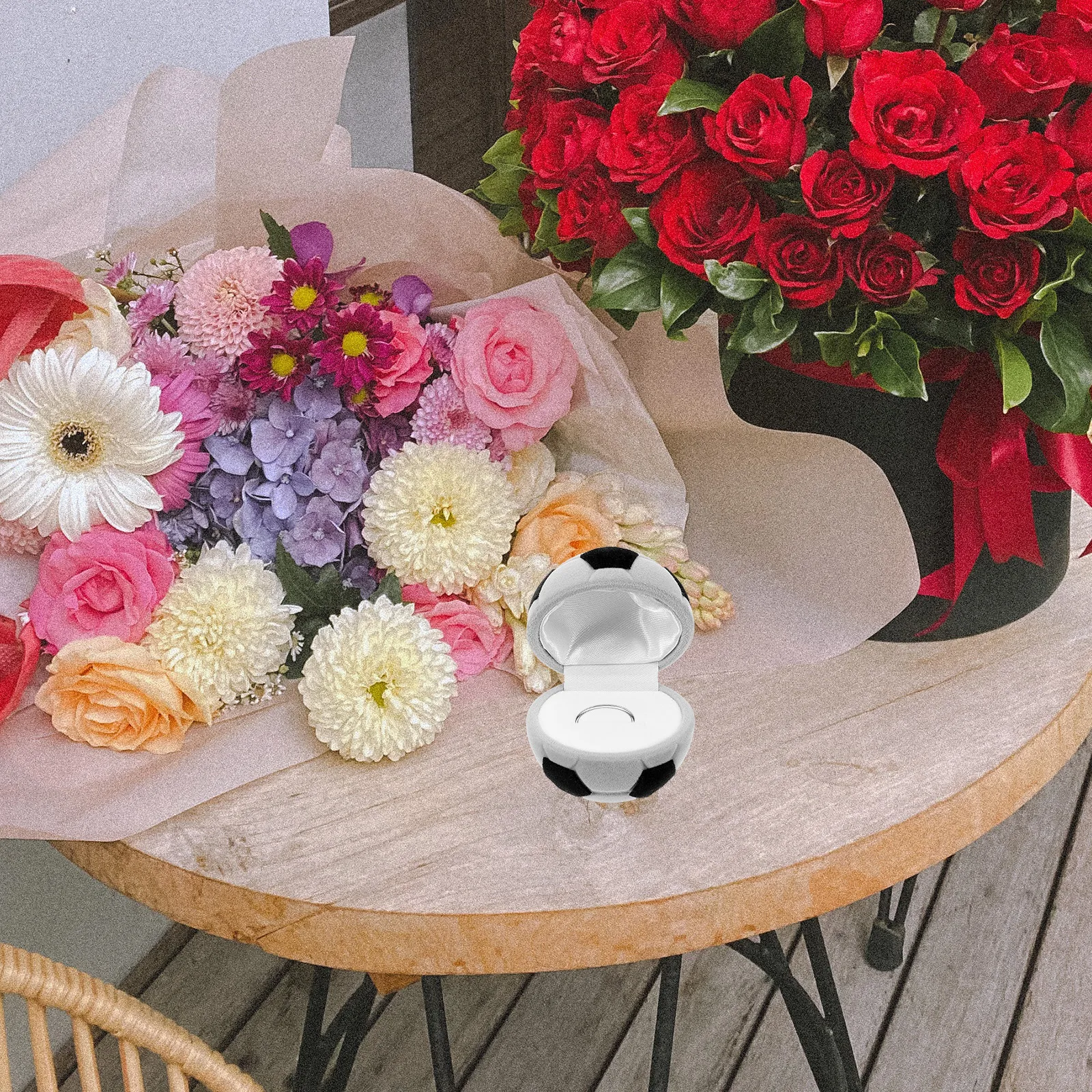 

Soccer Shaped Ring Box Wedding Ceremony Jewelry Display Holder Engagement Ring Case For Proposal Bridal Shower Gift Jewelry Box