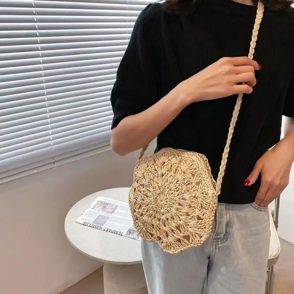 New Round Straw Crossbody Bag Fashion Beach Woven Handbag andmade Woven Rattan Female Summer Bohemian Messenger Bag for Women