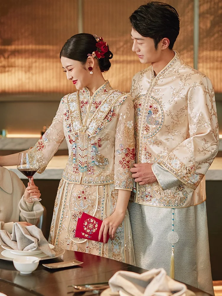 

Chinese Traditional Couple Wedding Dress Champagne Cheongsam Sparkly Sequins Beading Embroidery Tassels Qipao Oriental Clothing