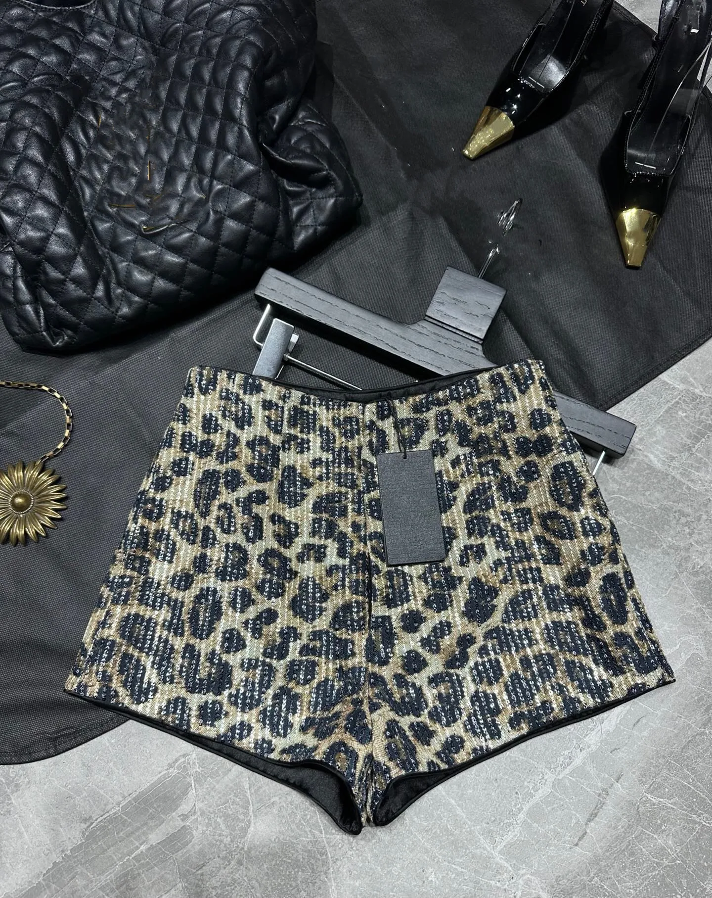 

2025 New Style Women's Sexy Leopard Jacquard Shorts Fashion Patchwork Sequins Shorts Clubwear