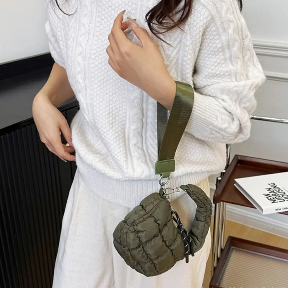 กระเป๋าใส่เหรียญทรงเมฆสีพื้นน่ารัก กระเป๋าถือขนาดเล็กสไตล์เกาหลี พร้อมจี้ห้อยกระเป๋า กระเป๋าสตางค์ใบเล็กแบบควิลท์ กระเป๋าเก็บเหรียญ