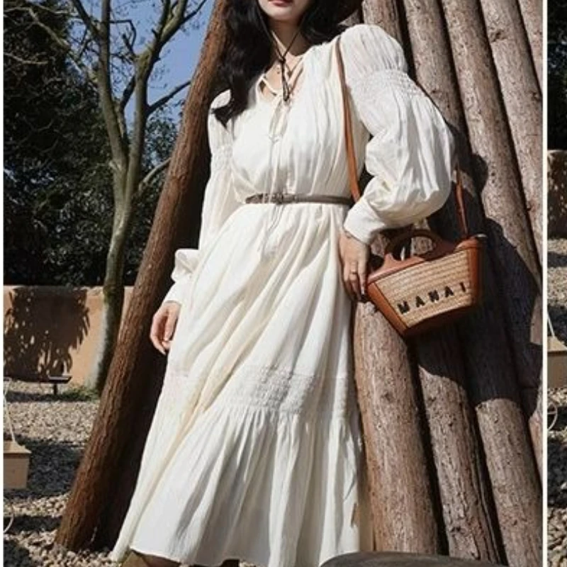 Sukienka Babydoll z długim rękawem, sznurowana, z dekoltem w serek, biała, długa, z temperamentem, nowa kolekcja wiosna-jesień 2025, Design Sense.