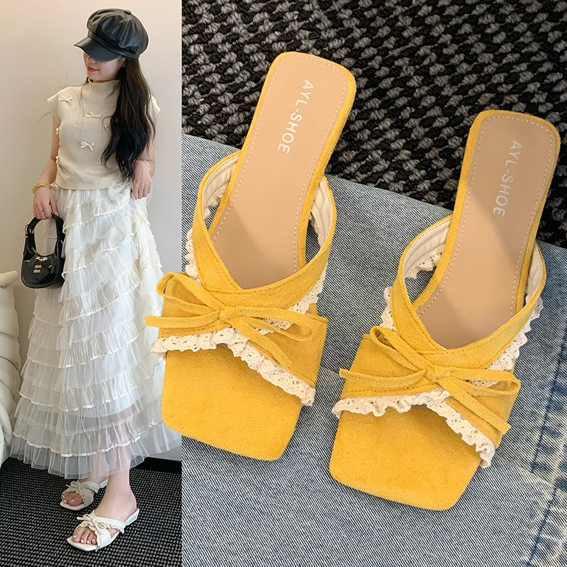 

Женские модные сандалии с бантом на низком массивном квадратном каблуке, с кружевной отделкой, летняя новинка 2026 года