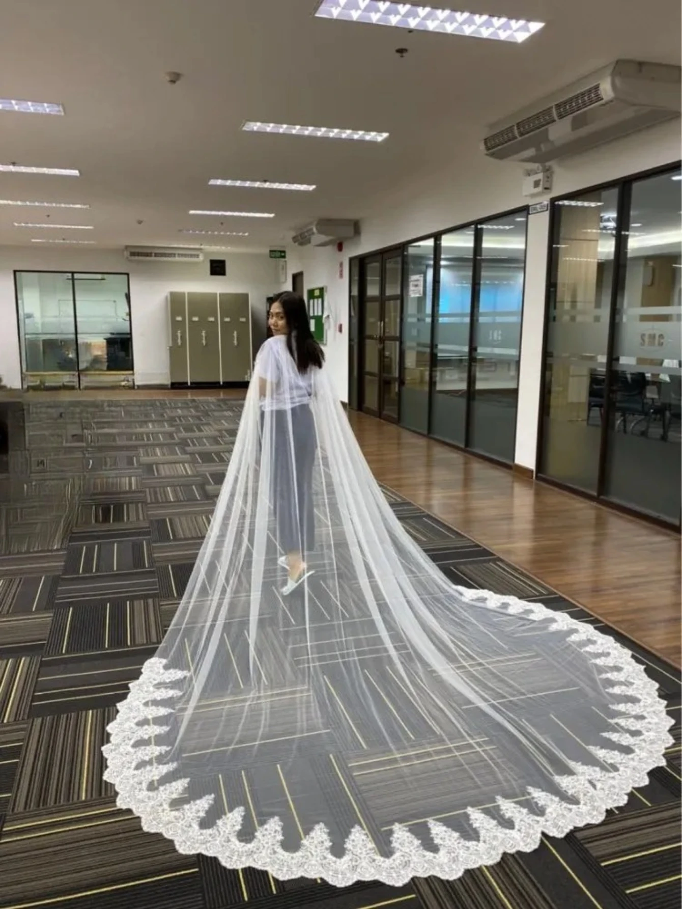 

White/Ivory Lace Cape Veil 260CM W x 300CM Cathedral Long Wedding Bridal Cape Cloak Shawl Lace Trim Wedding Accessories