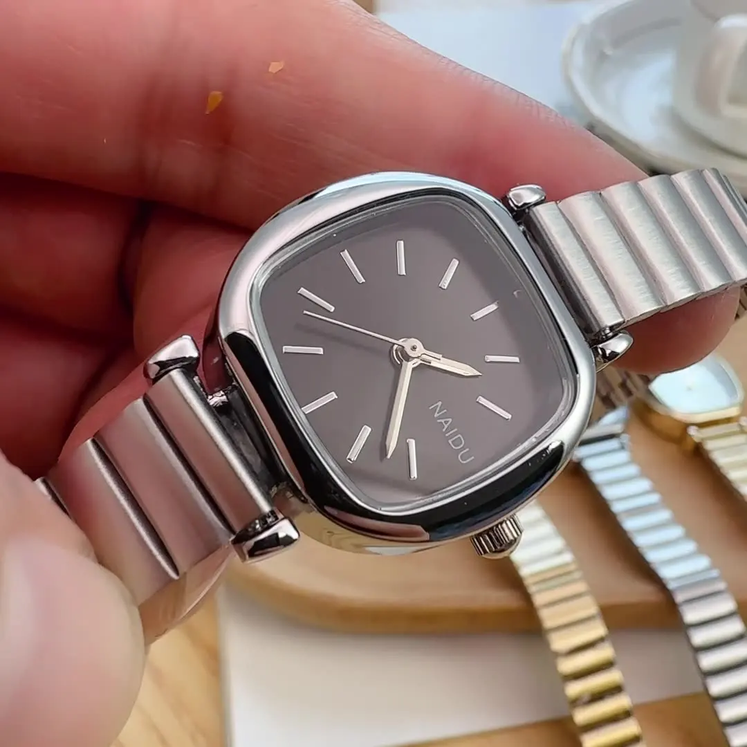 カレッジスタイル腕時計女性学生韓国語バージョンシンプルな気質小さなダイヤルスクエアレディース多用途ファッションクォーツ時計