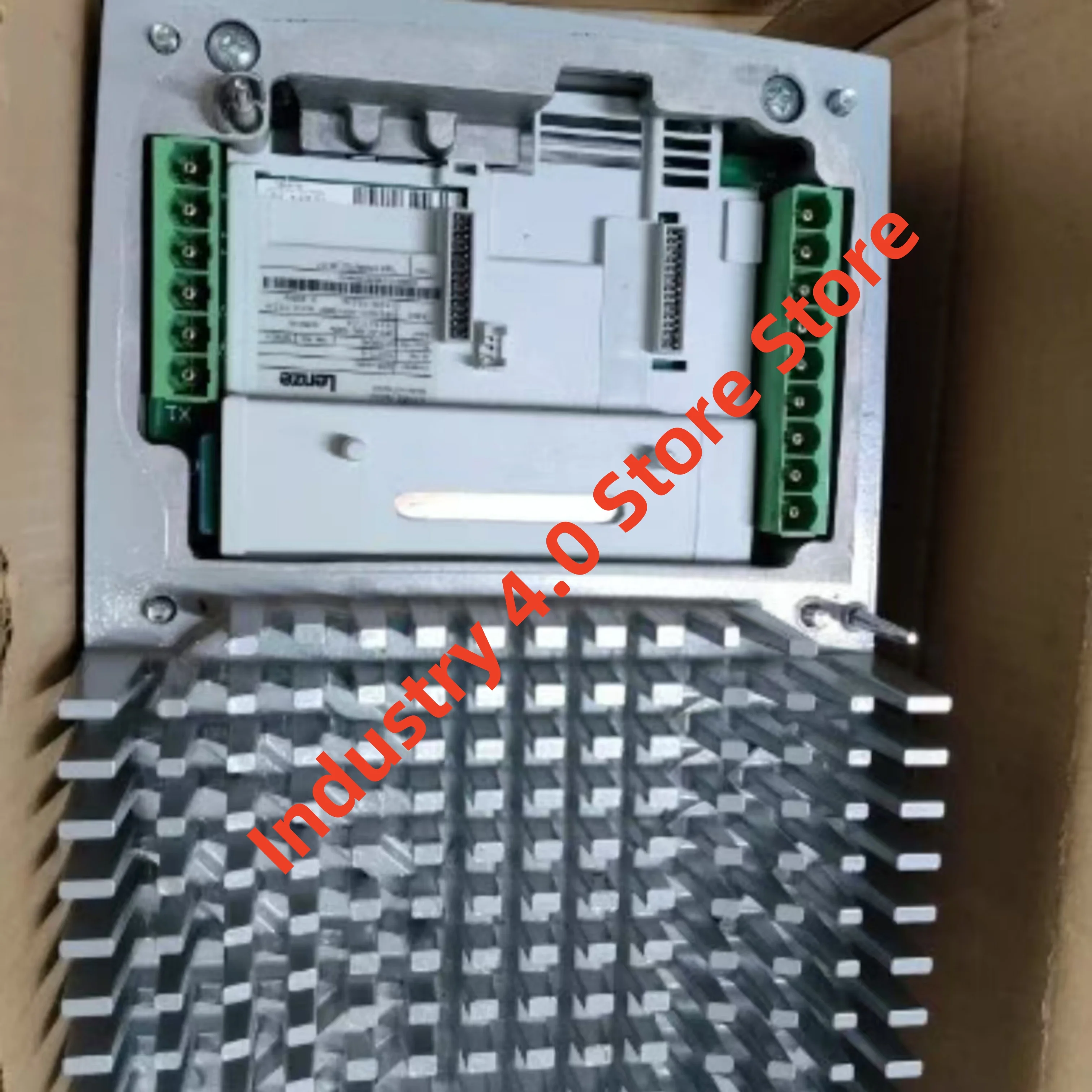 Nuevo E82MV552-4B001 convertidor de frecuencia original E82MV552-4B151