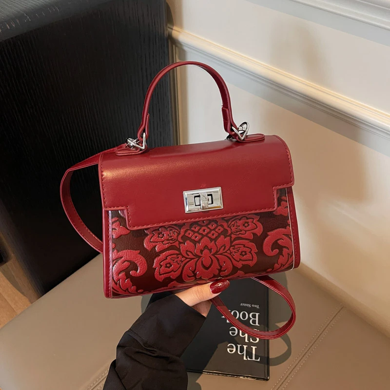 

Elegant Minimalist Leather Crossbody Bag For Women Vintage Paris Style And Solid Color Finish