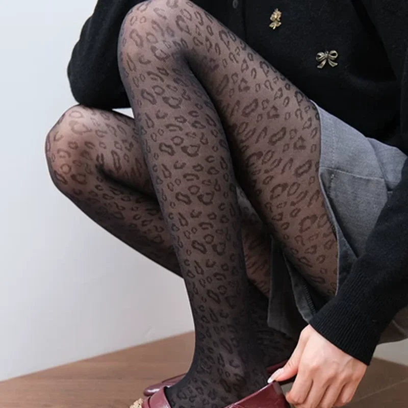 Retro ผู้หญิงเซ็กซี่บางโปร่งใส Silky Pantyhose Gothic สีดําเซ็กซี่เสือดาวสัตว์รูปแบบ Sheer Tights ถุงน่องไม่มีรอยต่อ