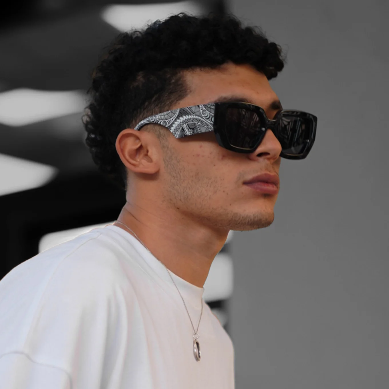 

Classic Square Thick Sunglasses For Men Women Retro Trendy Rectangular Color Tinted Lens Shades Eyewear