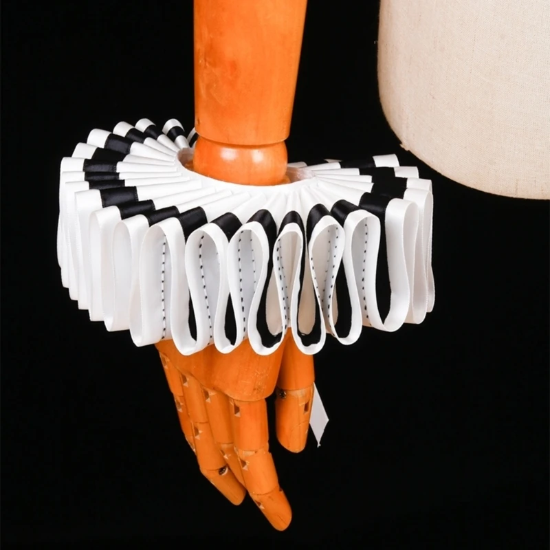 E56A Renaissances Black Edging Ruffle Collar and Cuffs Set for Party and Evening Wear