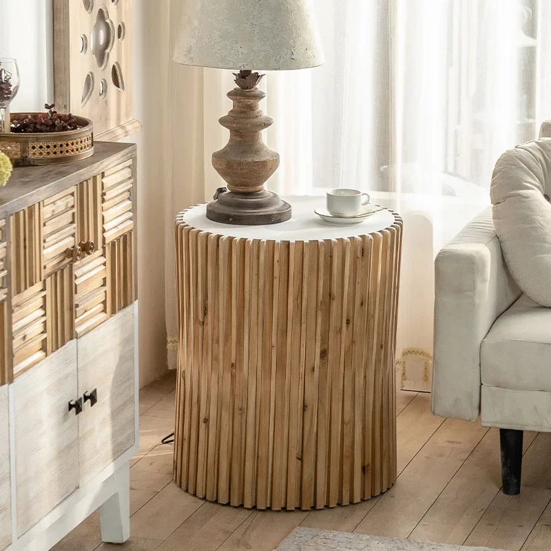 Wabi-sabi retro, mesa redonda pequeña de madera maciza antigua, mesa de centro de balcón B, sofá de sala de estar