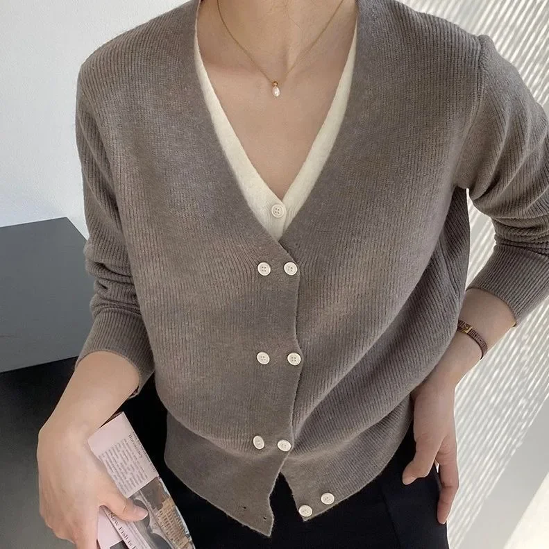 2024 Women's Stitching Fake Two-Piece Color-Block V Neck Knitwear Autumn New Casual Sweater