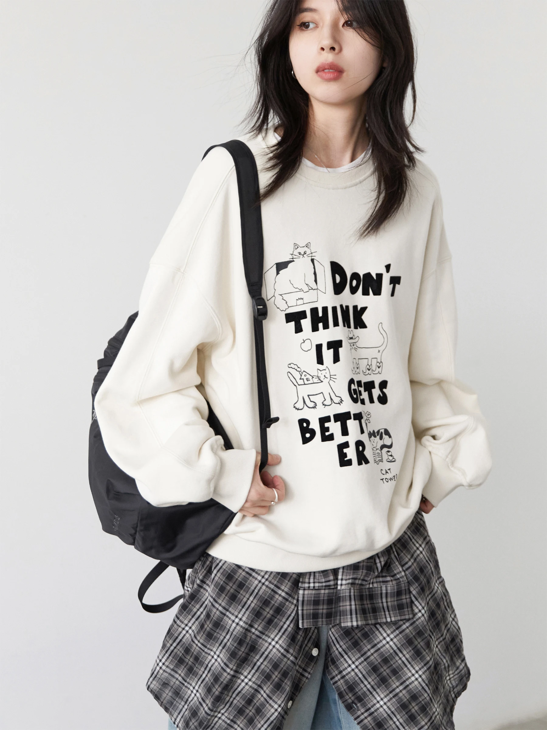 Chique ven pulôveres femininos de manga comprida solto casual o pescoço de pelúcia impresso feminino topo estilo preppy outono inverno 2025