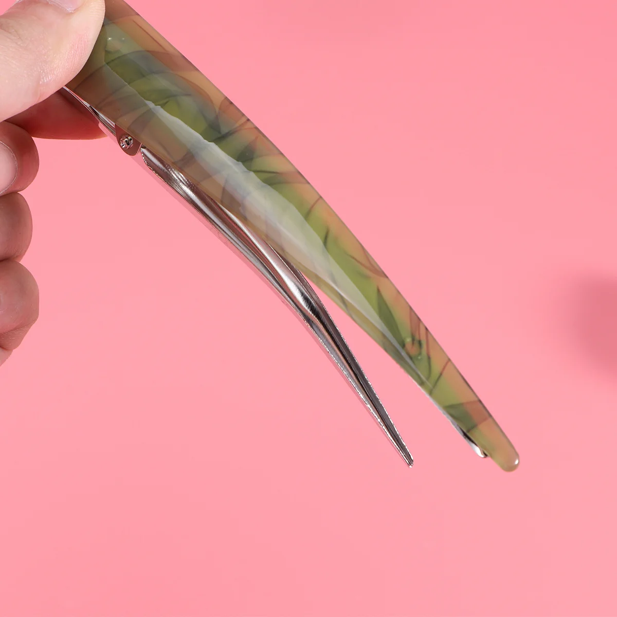 

2Pcs Duckbill Hair Clips Professional Salon Grade Sturdy Secure Hold for Braiding Coloring Washing Face Easy Grip Barrettes